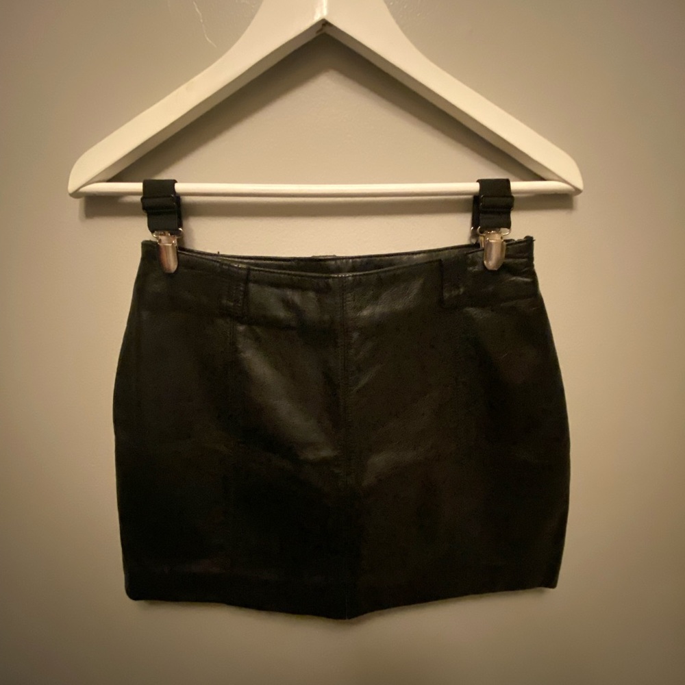 Wilson’s Leather black leather mini skirt size 8